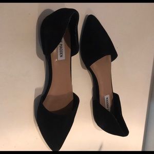 Steve Madden black pointed flats
